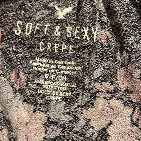 American Eagle Off-The-Shoulder Top - Picture 3 of 4